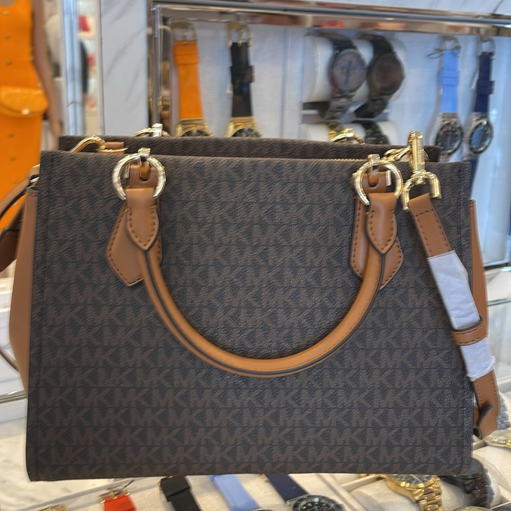 MICHAEL KORS Marilyn Md Signature Logo Convertible Satchel Crossbody
Brown/Acorn - Picture 15 of 16